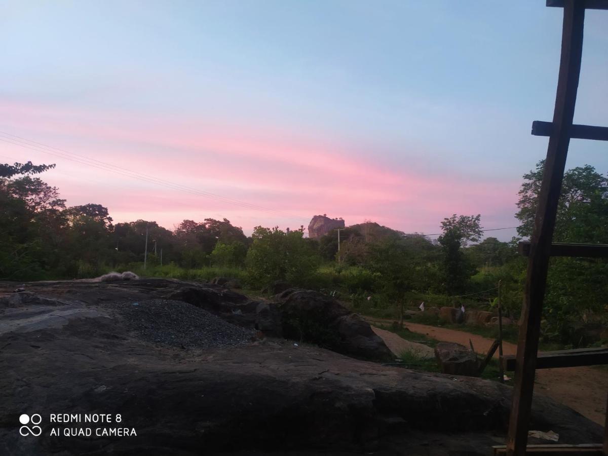 Gayani Sigiri View Home Stay Sigiriya Bagian luar foto